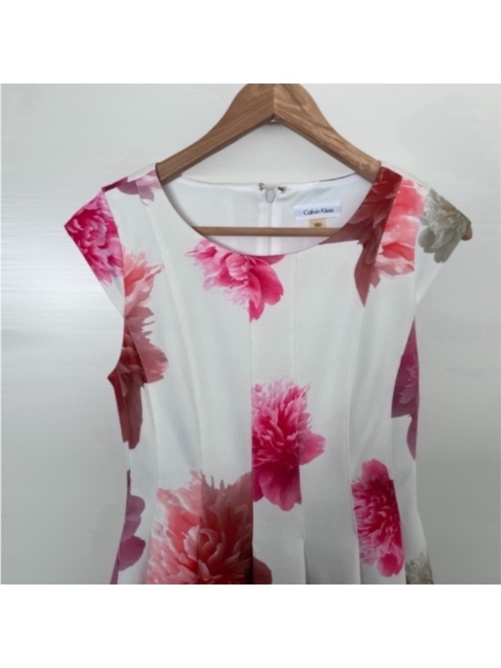 Calvin Klein Cap-sleeve Floral-print Scuba Fit & Flare Dress Size 4P - Picture 3 of 7